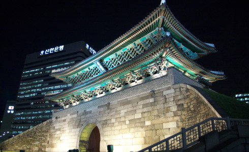 Seoul's Namdaemun gate at night. Image courtesy of WikiCommons.