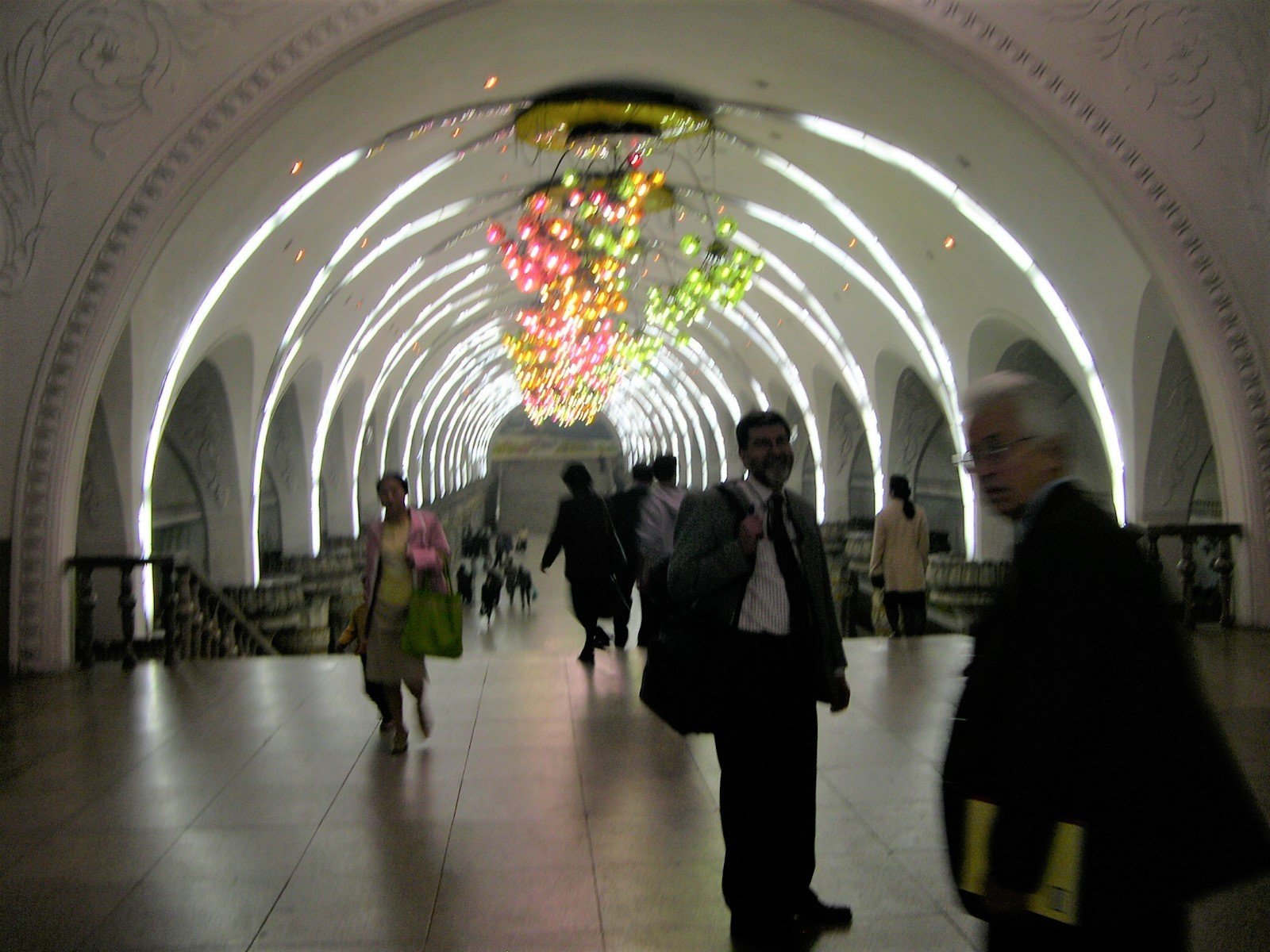 Vista into a marble-decorated arched subway platform