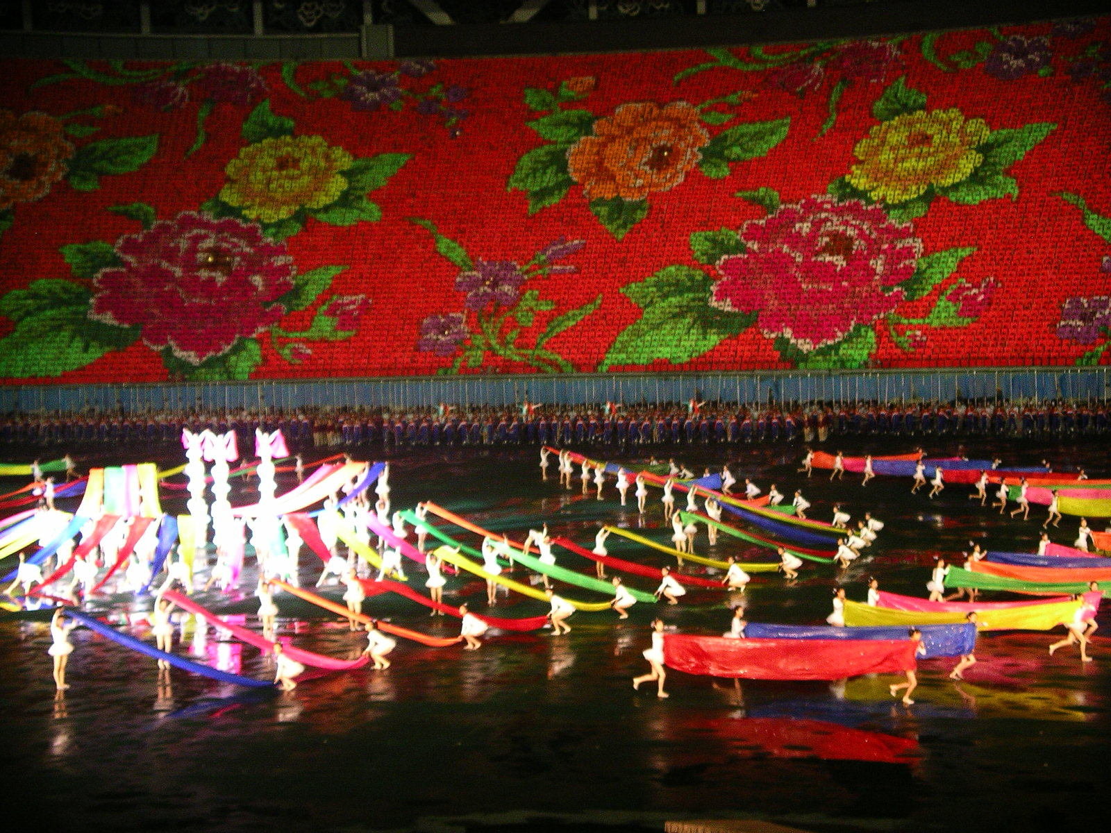 Colorful mass dance performance